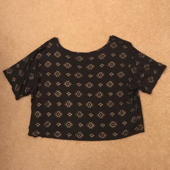 Cropped Hollister T-Shirt size M - Picture 2 of 6